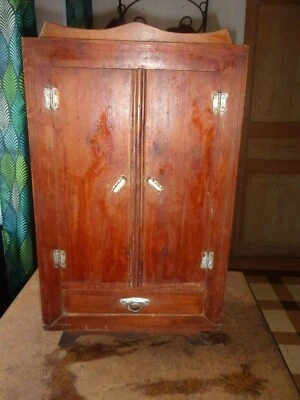 armoire ancienne poupee  1900  bois  - Photo 1/4