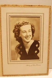 Vintage Portrait of a Woman in Decorative Folder - Des Moines IA - Picture 1 of 3