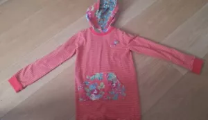 GIRLS HOODED DESIGNER ROOM SEVEN LONG TOP/DRESS - AGED 7 - Picture 1 of 7
