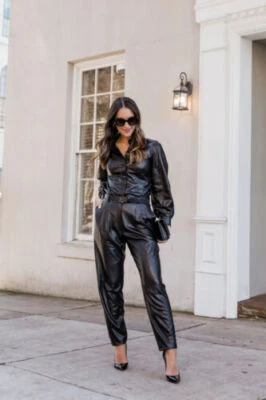 Elegante Mono de Cuero Negro para Mujer Piel de Cordero Genuina Hecho a Mano Traje de Gato Informal Foto 1 de 4