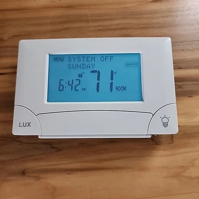 Lux TX9000TS Touch Screen Seven-Day Programmable Thermostat Working 100% - Image 1 of 4