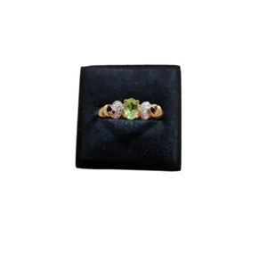 Size 8.25 Vintage 10K Yellow Gold Peridot Diamonds Heart Shaped Ring - Picture 1 of 5