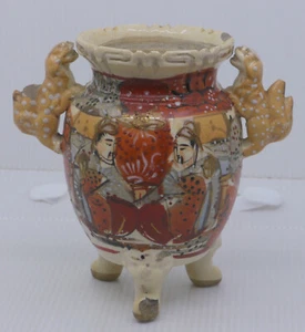 ANTIQUE JAPANESE HAND PAINTED SATSUMA POTTERY FOOTED JAR, FOO DOG HANDLES - Picture 1 of 16