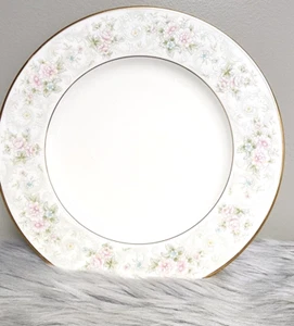 Noritake Willowbrook Dinner Plate 10 5/8" pink Blue flowers gold trim Discont - Picture 1 of 4