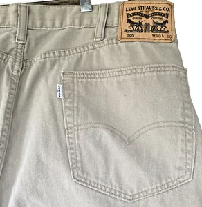 Pantalones de mezclilla Levi 505 beige caqui tostado pierna recta para hombre 40" x 30" (39" x 28,5") - Imagen 1 de 10