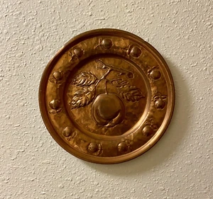 Round Copper Hanging Plate - Denmark - Apple Mid Century Embossed 9.5" Vintage - Picture 1 of 16