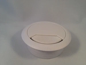 70mm (2-3/4") DELUXE PLASTIC COMPUTER DESK CABLE GROMMET HOLE COVER WHITE - Afbeelding 1 van 1