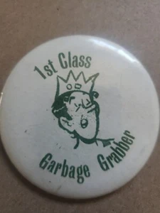 Cool Old Button - Picture 1 of 2