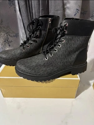 Botín de combate clásico Michael Kors Alistair para mujer en negro talla 10M Foto 1 de 2