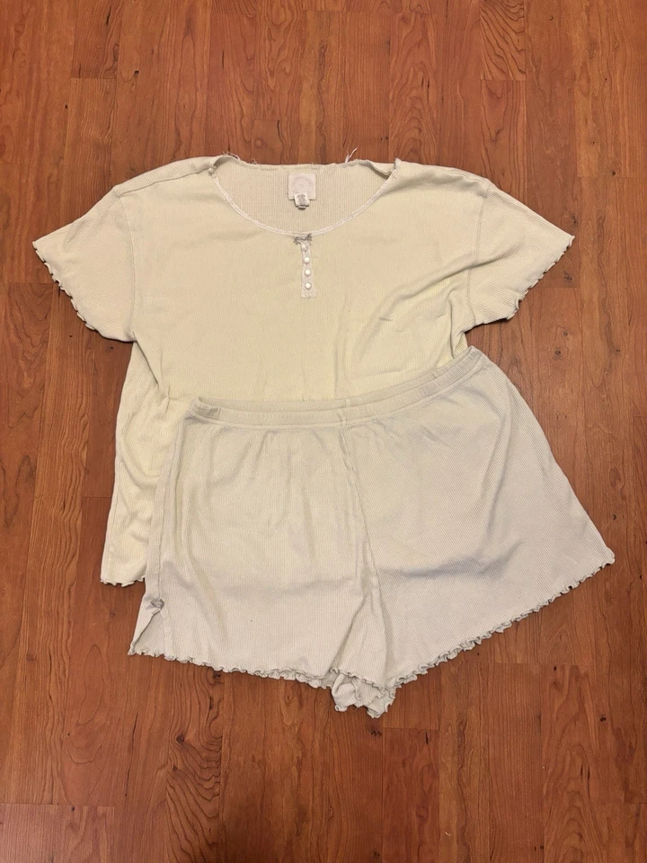 Victoria’s Secret Country Verde Set Talla Mediana Oversize Foto 1 de 4