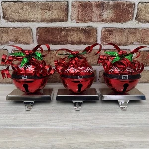 Juego de 3 campanas rojas para medias de Navidad cinturón de Santa HO HO HO - Imagen 1 de 5