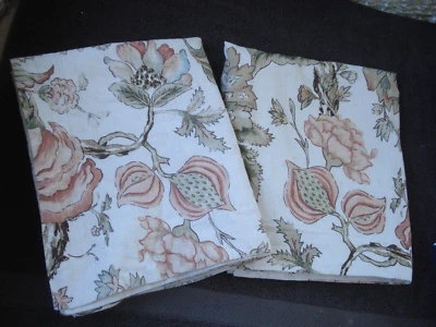 Juego de dos fundas Villa Noble Excellence par topo verde melocotón floral tamaño king Foto 1 de 4