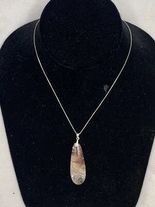 Beautiful Agate Cabachon Necklace with chaing - Picture 1 of 3