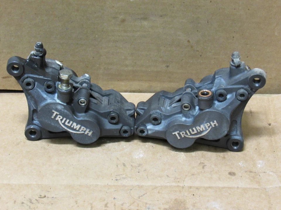 Pinzas de freno delanteras izquierda derecha Triumph 1999 Sprint 955 T2020398 Foto 1 de 4