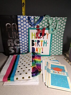 Gift Bags, Tissue Paper & Cards Lot #2501L105 - Image 1 of 4