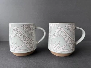 Pier 1 Imports Jirafa Café Té Taza Taza Gres, Juego de 2 - Imagen 1 de 14