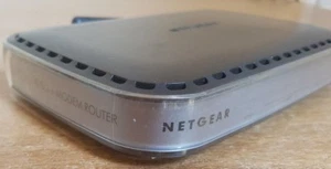 wireless 300M Netgear DGN2000 ADSL2 modem and router - Picture 1 of 4