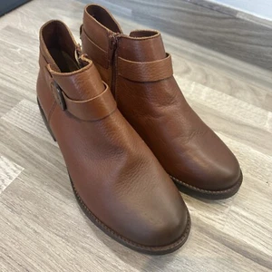 Clarks Boots, Size 4 D, New, Girls, H655 - Picture 1 of 7