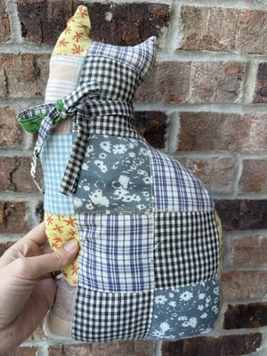 Almohada decorativa vintage acolchada con retazos para gatos Shabbychic tonos azules estampados Foto 1 de 4