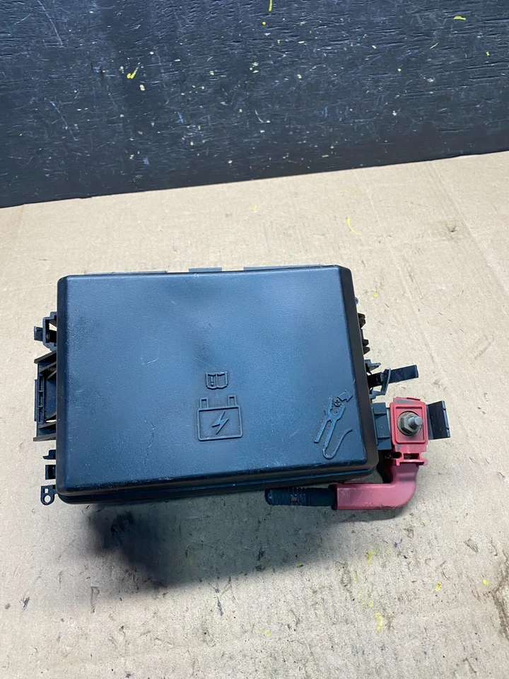 Chrysler 300 Charger 2008 módulo de alimentación totalmente integrado caja de fusibles TIPM R8496 DG Foto 1 de 4