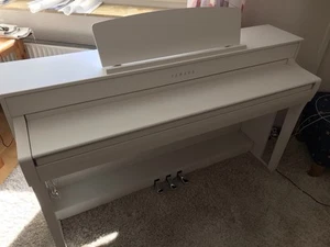Yamaha Clavinova CLP 745 Digital Piano, Weiß Matt - Bild 1 von 4