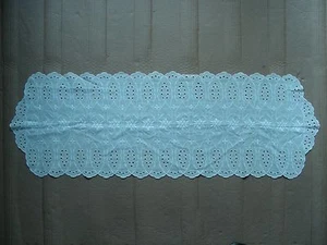 VINTAGE 38" X 12,5" WEISSER TISCHLÄUFER - Bild 1 von 2