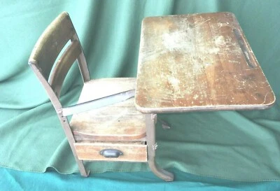 Escritorio escolar antiguo 4 niños pequeños 1 pieza de cambio de siglo MidWest EE. UU. De colección. Foto 1 de 4