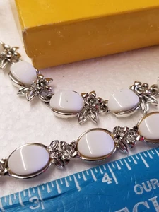 Vintage White on Silver Flowers Necklace Choker Bracelet Clip On Earring Set - Picture 1 of 5