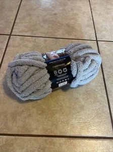 Sparkle Chenille Yarn Mainstays - Soft Silver 31.7 yds 8oz Super bulky 6 single - Picture 1 of 3