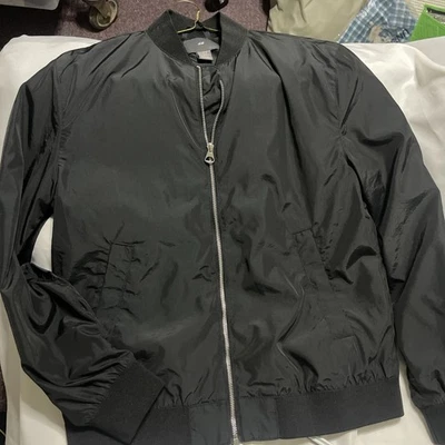 Chaqueta estilo cortavientos para lluvia H&M para mujer talla mediana cremallera completa Foto 1 de 4