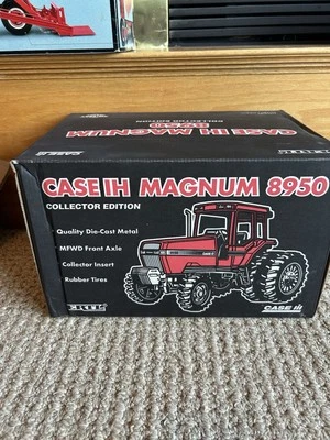 ERTL - Collector Edition - Case IH Magnum 8950 - 1:16 Scale - Image 1 of 4
