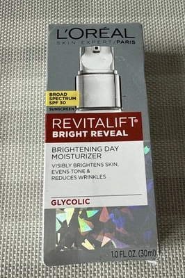L'Oreal Revitalift Bright Reveal 1oz Brightening Day Moisturizer SPF 30 Ex 11/25 - Image 1 of 3