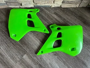 1990 & 1991 Kawasaki KX125 Motocross Radiator Cover Set by UFO KA02728026 - Bild 1 von 8