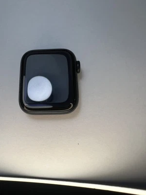 Very good condition Apple Watch SE (2nd Gen) 40mm Midnight (GPS) [Ref: 435] - Image 1 of 4