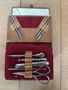 Trousse Ancien Nécessaire à Couture de voyage en cuir - Afbeelding 1 van 10