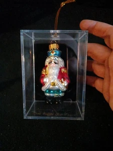 Adorno de Navidad de vidrio hecho a mano por Unique Treasure Santa  - Imagen 1 de 7