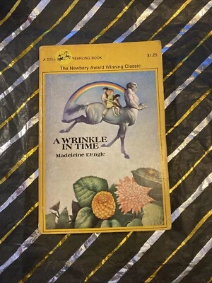 Vintage Paperback Book A Wrinkle in Time by Madeline L'Engle Foto 1 de 4