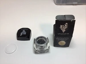 Younique Moodstruck Minerals Pigment Shimmer (Devious ) Color Eyeshadow .03 oz - Picture 1 of 6