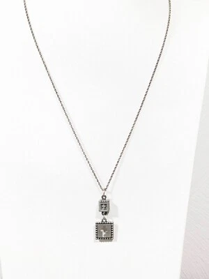 Colar pingente berloque cruz quadrado cinza metálico 18 pol - Imagem 1 de 4