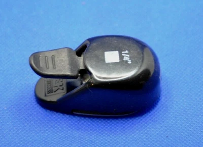 Stampin' Up! 1/4" Square Mini Whale Tail Style Paper Punch - Image 1 of 4