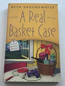 A Real Basket Case Paperback Beth Groundwater Book - Imagen 1 de 2