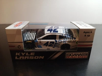 1/64 NASCAR 2018 KYLE LARSON DC SOLAR VEGAS STRONG LIONEL Foto 1 de 2