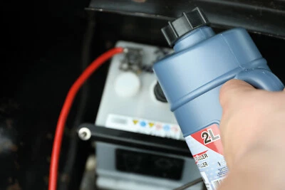 BGS TECHNIC BGS Batteriefüller 2 L Liter LEER! Auto KFZ Batterie Befüllen Auffüllen Autostop