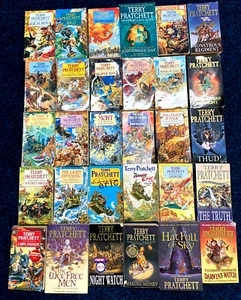 TERRY PRATCHETT JOB LOT PAPERBACK BOOKS X 30 - Picture 1 of 4