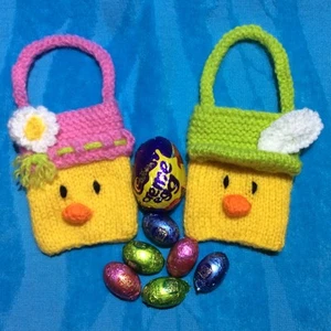 KNITTING PATTERN - Easter Chick Boy and Girl charity gift bags 9cm x 7cm - Picture 1 of 1
