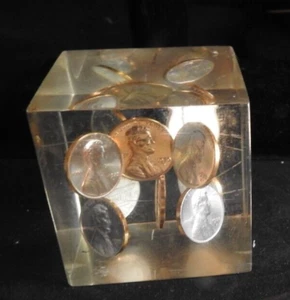 VINTAGE 1970s ACRYLIC FLOATING PENNIES IN A CUBE - Picture 1 of 8