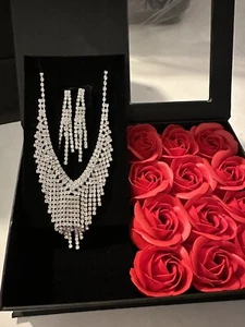 MOMS GIFT Women Jewelry Necklace Earrings Set . - Picture 1 of 7
