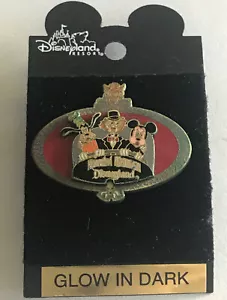 Pin Disneyland Resort Mansión Embrujada Atracción Paseo Fantasma Demonio Brillo en Oscuridad - Imagen 1 de 3
