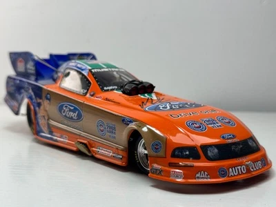 Lionel Action Mike Neff 亲笔签名汽车驾驶 One ROTY 2009 福特 NHRA 有趣汽车 — 第 1/4 张图片