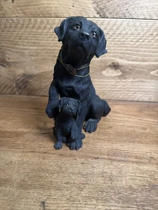 Großes schwarzes Labrador Welpenpaar, Country Künstler Figur 23 cm - Bild 1 von 5